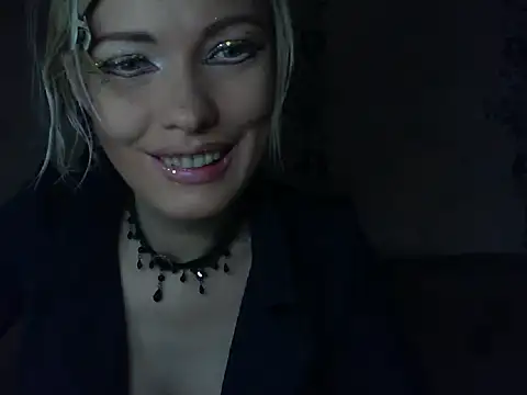 Snapshot of WildMissNiks chatting on July 2026 07:18:02 AM WildMissNiks online show from July 2026 07:18:02 AM