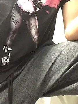 Snapshot of 69RIPsta69 chatting on March 2025 04:17:02 AM 69RIPsta69 online show from March 2025 04:17:02 AM