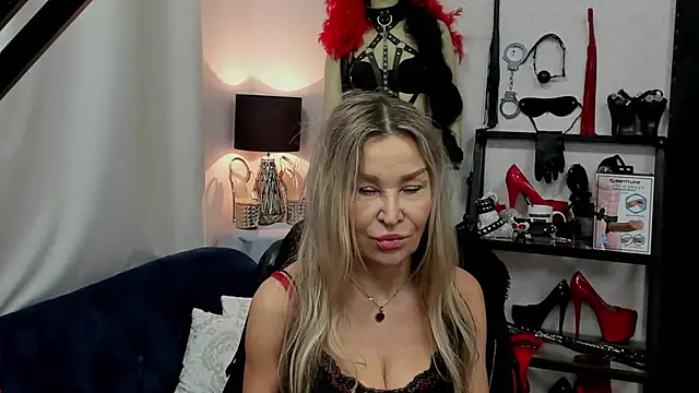 crystaLUX online show from December 2024 06:05:02 AM