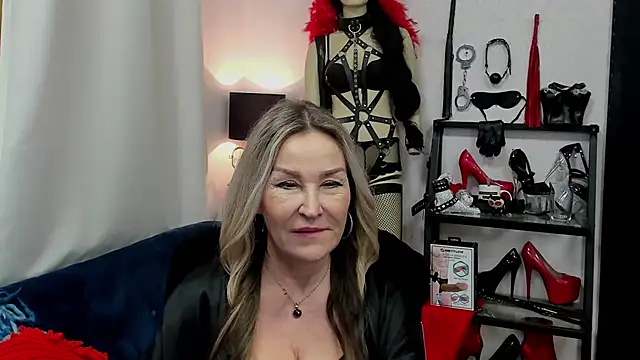 crystaLUX online show from January 2025 09:03:01 AM