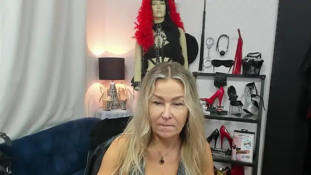 crystaLUX online show from October 2025 04:23:02 AM