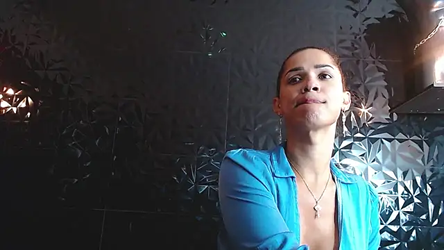 Snapshot of PINK__LOLA1 chatting on January 2025 10:32:02 PM PINK LOLA1 online show from January 2025 10:32:02 PM