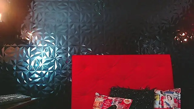 Snapshot of PINK__LOLA1 chatting on March 2025 06:39:02 PM PINK LOLA1 online show from March 2025 06:39:02 PM