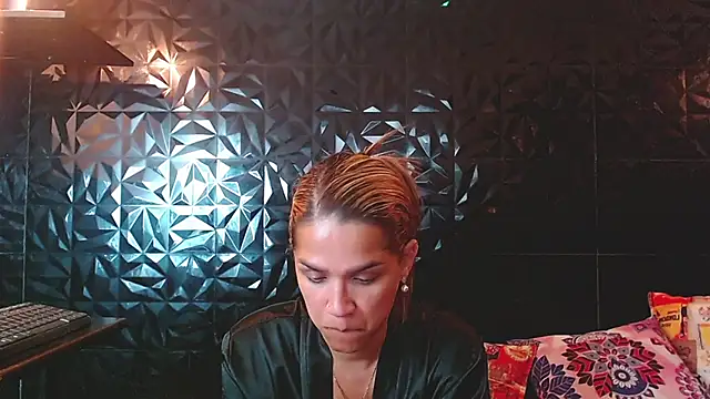 PINK  LOLA1 online show from June 2026 02:53:01 AM