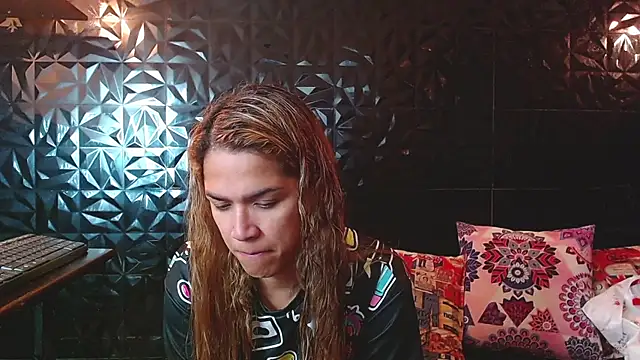 PINK  LOLA1 online show from June 2026 11:35:01 PM