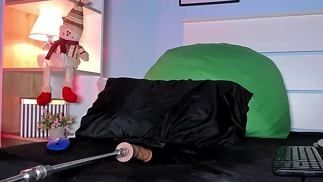 alicialittle online show from December 2024 11:09:01 PM