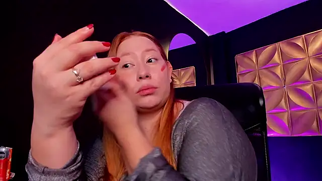 hannamartinn online show from September 2025 03:03:02 PM