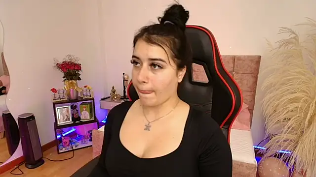 KallyMyller1 online show from December 2024 07:55:01 PM