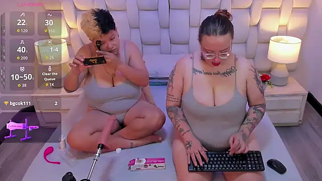 MiaYMolly online show from October 2025 07:53:02 AM