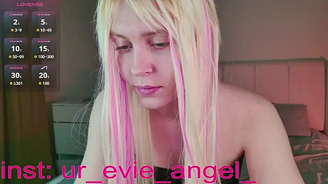 Evelyn rabbit online show from March 2026 03:05:04 PM