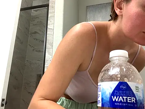 Alyssa rhoades online show from November 2025 08:21:01 PM