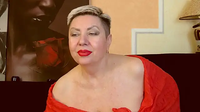 Snapshot of LadyPosh chatting on December 2024 04:20:01 AM LadyPosh online show from December 2024 04:20:01 AM