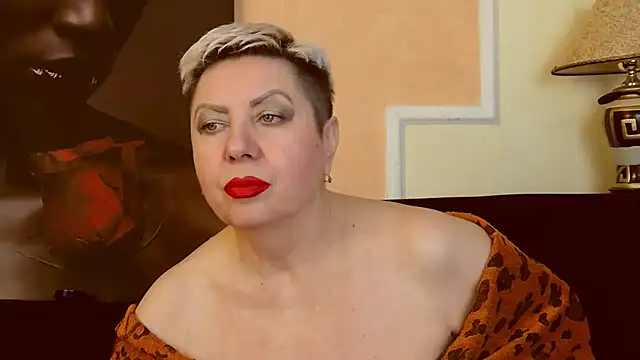 Snapshot of LadyPosh chatting on December 2024 09:30:02 PM LadyPosh online show from December 2024 09:30:02 PM