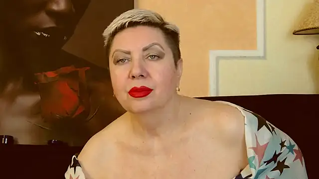 Snapshot of LadyPosh chatting on December 2024 09:49:02 PM LadyPosh online show from December 2024 09:49:02 PM