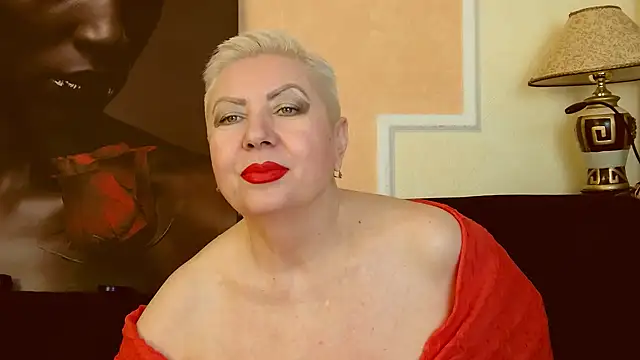 Snapshot of LadyPosh chatting on December 2024 10:28:01 PM LadyPosh online show from December 2024 10:28:01 PM