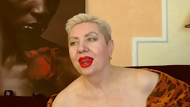 Snapshot of LadyPosh chatting on January 2025 03:50:02 AM LadyPosh online show from January 2025 03:50:02 AM