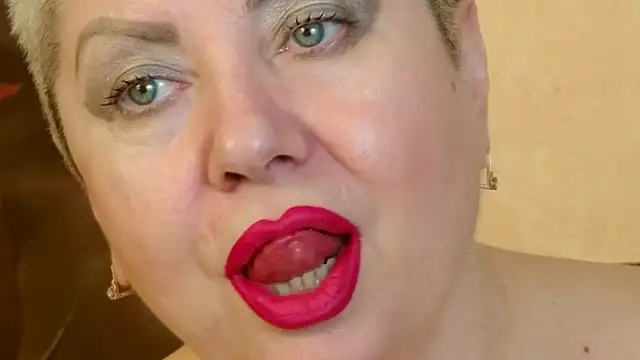 Snapshot of LadyPosh chatting on January 2025 04:52:01 AM LadyPosh online show from January 2025 04:52:01 AM