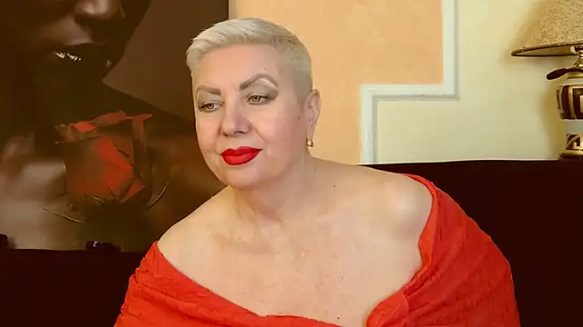 Snapshot of LadyPosh chatting on February 2025 10:24:01 PM LadyPosh online show from February 2025 10:24:01 PM