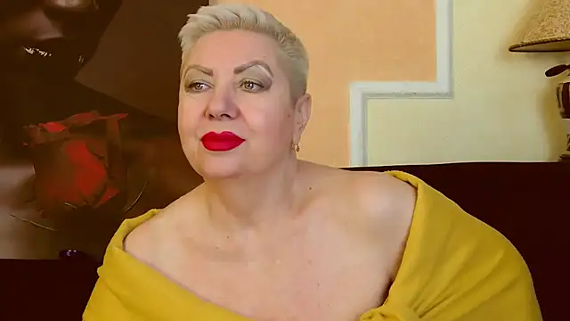 Snapshot of LadyPosh chatting on February 2025 02:26:01 AM LadyPosh online show from February 2025 02:26:01 AM