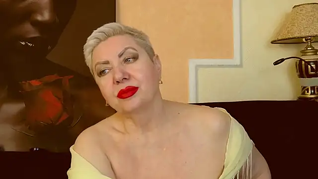 Snapshot of LadyPosh chatting on March 2025 05:00:02 AM LadyPosh online show from March 2025 05:00:02 AM