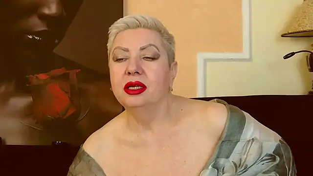 Snapshot of LadyPosh chatting on March 2025 09:45:01 PM LadyPosh online show from March 2025 09:45:01 PM