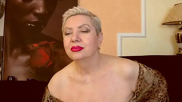 Snapshot of LadyPosh chatting on September 2025 10:21:02 PM LadyPosh online show from September 2025 10:21:02 PM