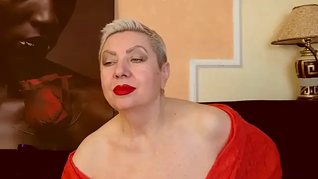 Snapshot of LadyPosh chatting on October 2025 09:11:01 PM LadyPosh online show from October 2025 09:11:01 PM