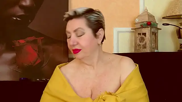 LadyPosh online show from April 2026 08:14:01 PM