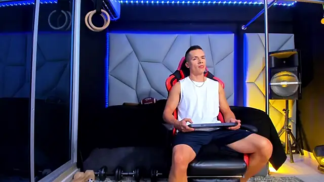 Aydenmiller96 online show from April 2026 01:30:01 AM
