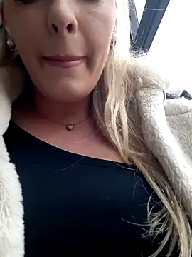 Snapshot of Dirtyfeelin chatting on February 2025 08:16:02 AM Dirtyfeelin online show from February 2025 08:16:02 AM