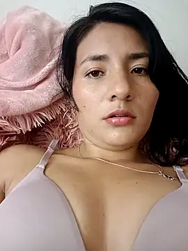 Snapshot of emily_honter chatting on February 2025 06:37:01 PM emily honter online show from February 2025 06:37:01 PM