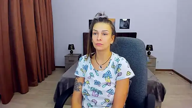 AlexiaDarren online show from December 2024 12:41:01 AM