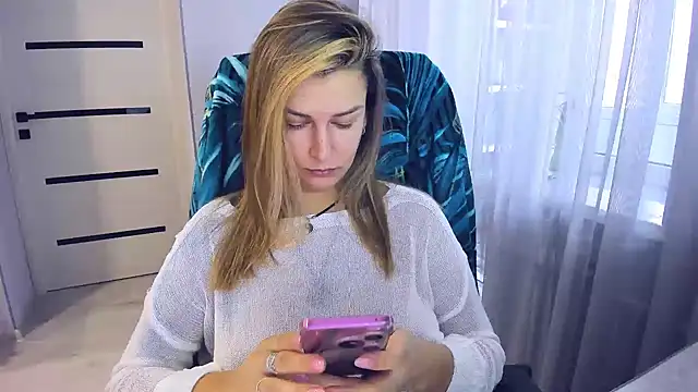 AlexiaDarren online show from December 2025 07:06:02 AM