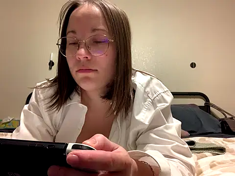  minikui  online show from October 2025 01:42:02 PM