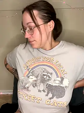  minikui  online show from October 2025 04:09:02 PM