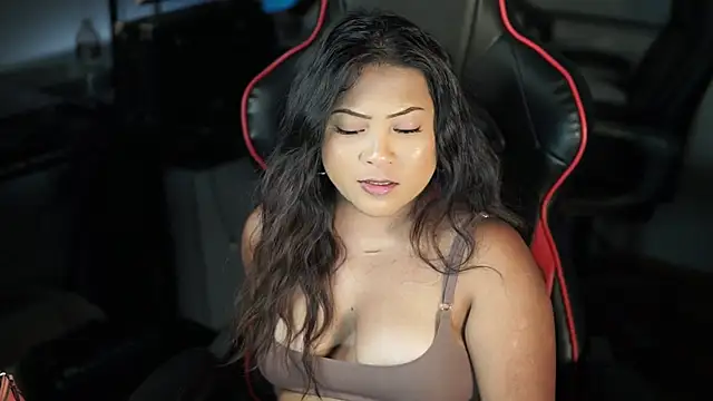 Snapshot of Bubbleliyah chatting on December 2024 10:56:01 PM Bubbleliyah online show from December 2024 10:56:01 PM