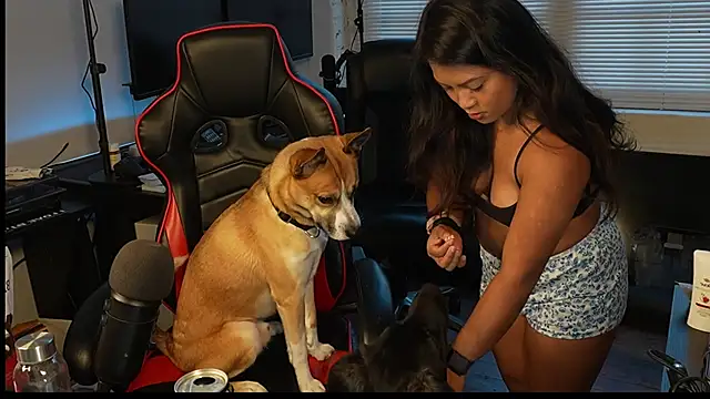 Snapshot of Bubbleliyah chatting on February 2025 10:53:02 PM Bubbleliyah online show from February 2025 10:53:02 PM