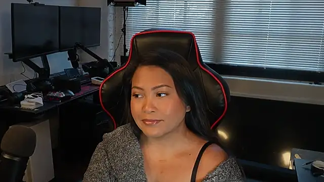 Snapshot of Bubbleliyah chatting on March 2025 09:26:02 PM Bubbleliyah online show from March 2025 09:26:02 PM