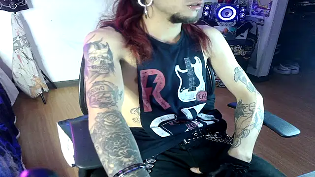 Snapshot of davidroses420 chatting on December 2024 11:40:01 PM davidroses420 online show from December 2024 11:40:01 PM