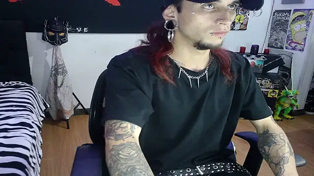 Snapshot of davidroses420 chatting on January 2025 01:21:02 AM davidroses420 online show from January 2025 01:21:02 AM