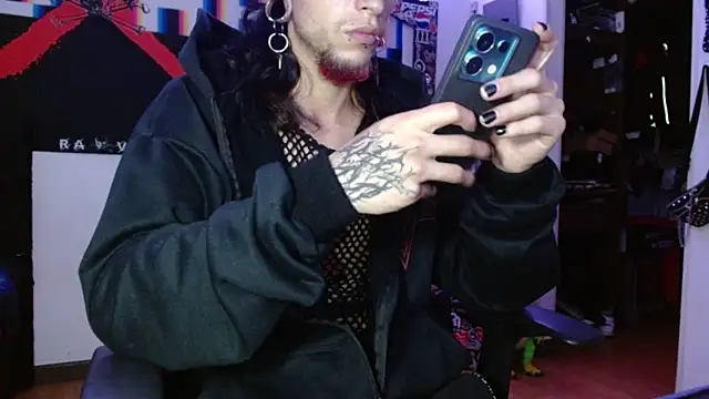 Snapshot of davidroses420 chatting on March 2025 01:27:01 AM davidroses420 online show from March 2025 01:27:01 AM