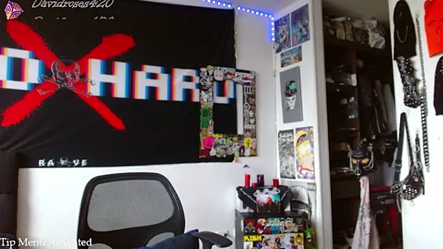 Snapshot of davidroses420 chatting on March 2025 04:22:02 PM davidroses420 online show from March 2025 04:22:02 PM