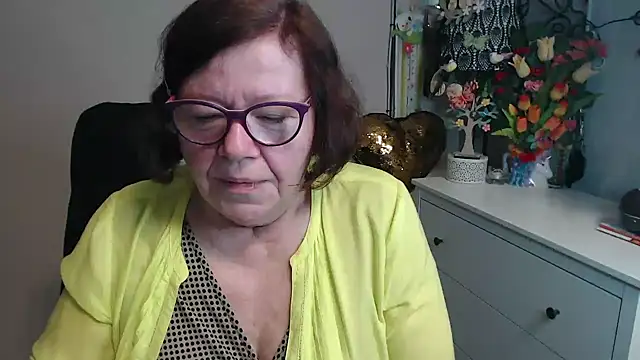 Snapshot of Adelewildx chatting on April 2026 03:37:02 AM Adelewildx online show from April 2026 03:37:02 AM