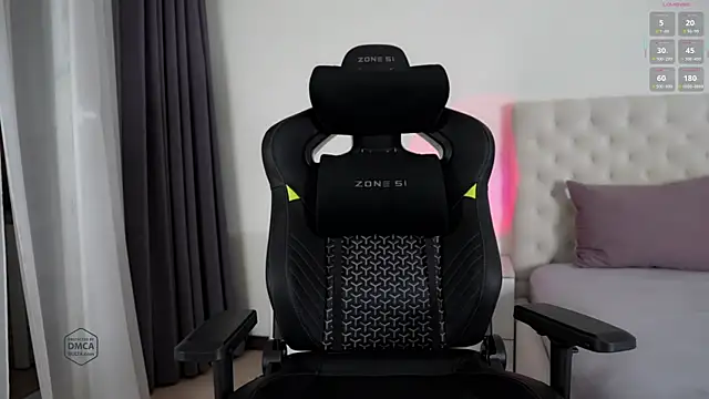 Snapshot of BestExtreme chatting on March 2025 11:03:02 PM BestExtreme online show from March 2025 11:03:02 PM