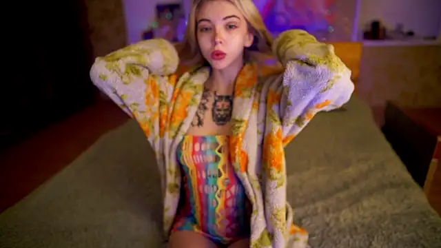 Allison Cuty online show from February 2025 09:09:01 PM