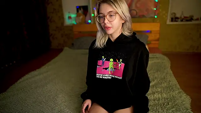 Allison Cuty online show from March 2025 12:19:01 AM