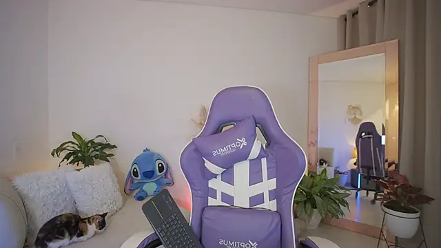 roxie gates  online show from March 2026 02:22:01 AM