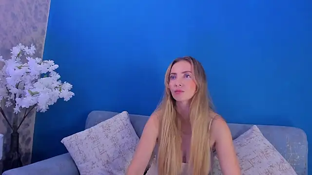 Snapshot of BellaMarieX chatting on November 2025 11:14:02 PM BellaMarieX online show from November 2025 11:14:02 PM