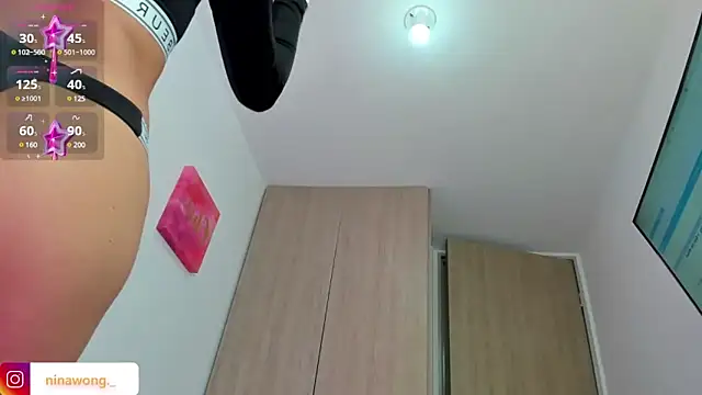 Snapshot of NinaWong chatting on February 2025 05:04:02 PM NinaWong online show from February 2025 05:04:02 PM