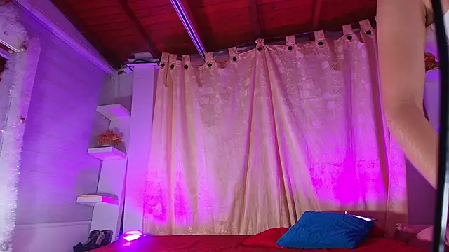 Snapshot of emyli_sw_ chatting on March 2025 03:09:02 AM emyli sw online show from March 2025 03:09:02 AM